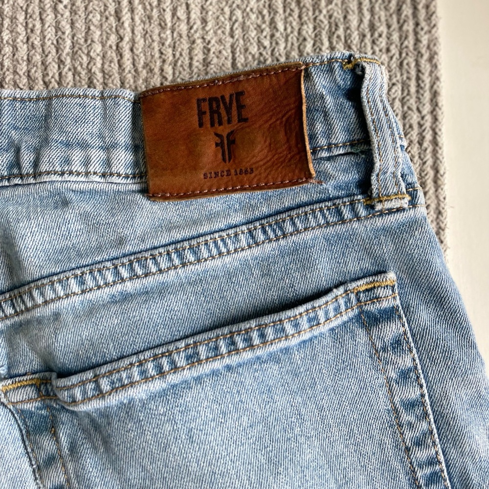 Frye Distressed Cut Off Jean Shorts Sz 34 Men’s Fit Size 8 - Picture 9 of 14